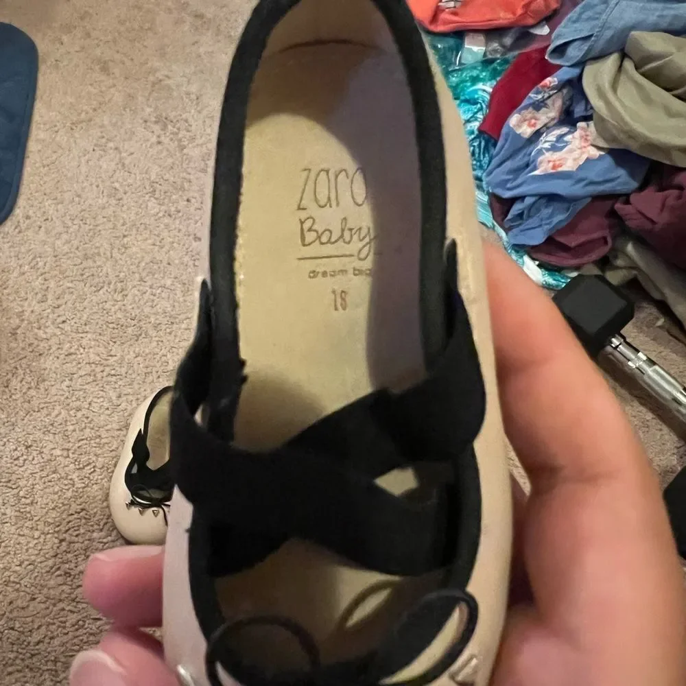 Zara baby shoes 1B‎